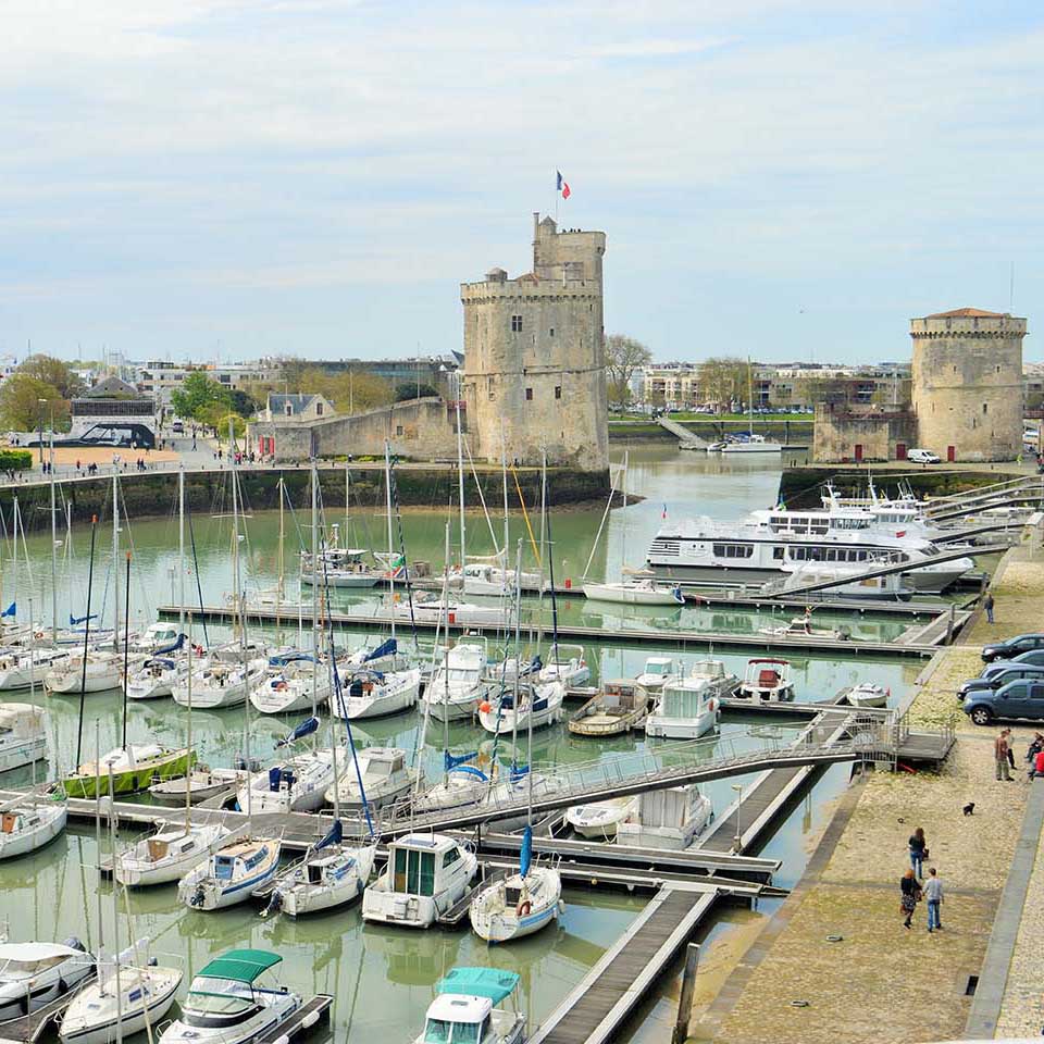 Vue d'une chambre de l'hôtel côté port