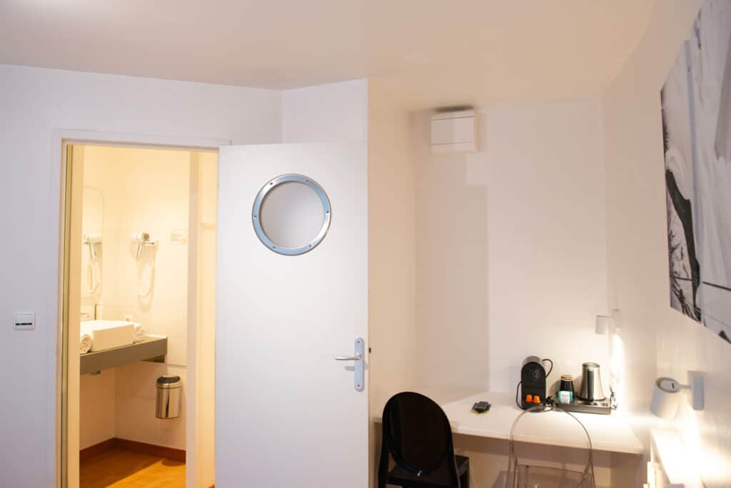 Chambre double small côté cour